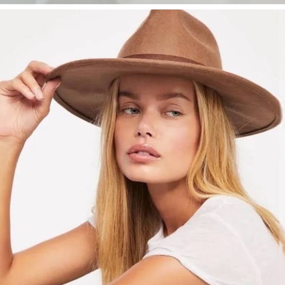 We the free hat
